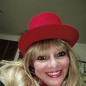 Meet your Posher, Sylvia